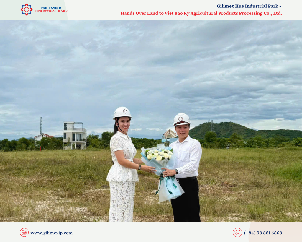 Viet Bao Ky’s representative receiving the land handover at Zone A – Gilimex Hue Industrial Park