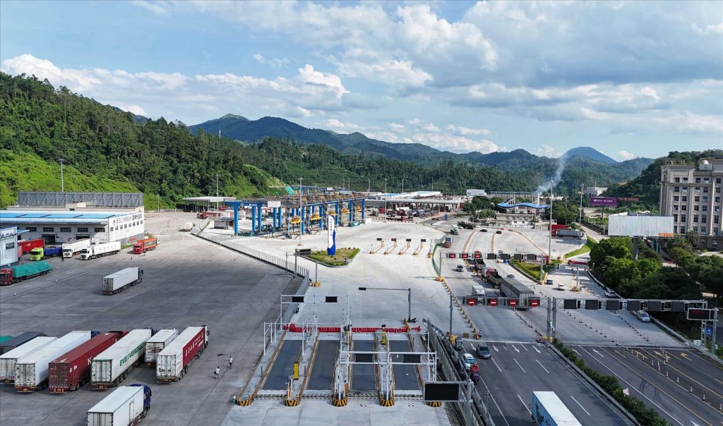 Panorama of the Vietnam–China Huu Nghi Quan Smart Border Gate. Photo: VNA