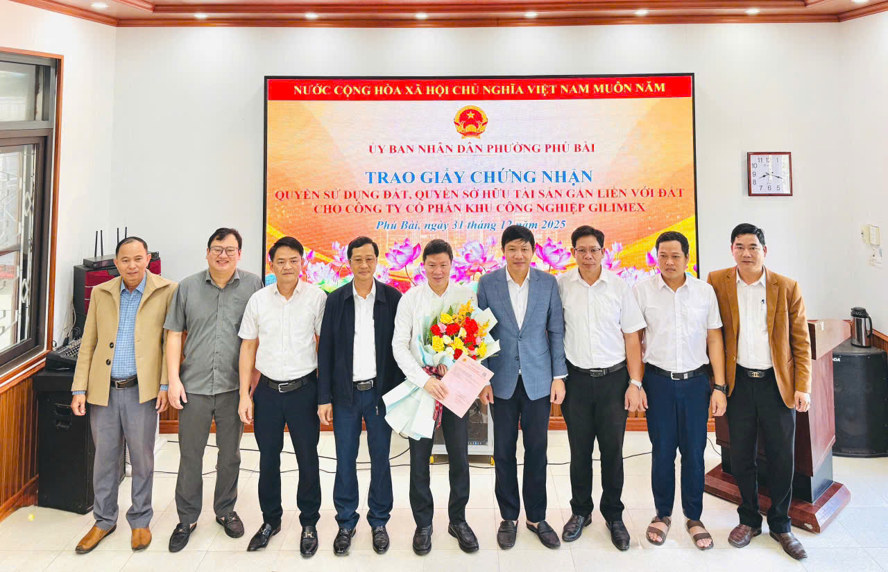 Khu công nghiệp Gilimex nhận Giấy chứng nhận quyền sử dụng đất và quyền sở hữu tài sản gắn liền với đất cho dự án