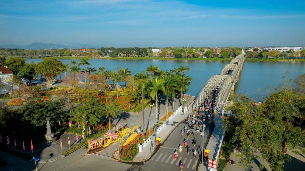 Hue city develops harmoniously, civilized, and friendly. Photo: Dinh Hoang.