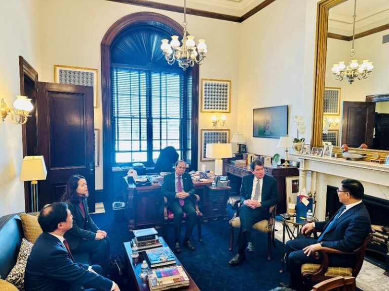 Read more about the article US tech giants seek investment opportunities in Vietnam