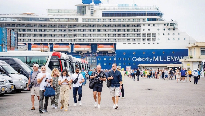 International tourists arrive in Hue by sea.