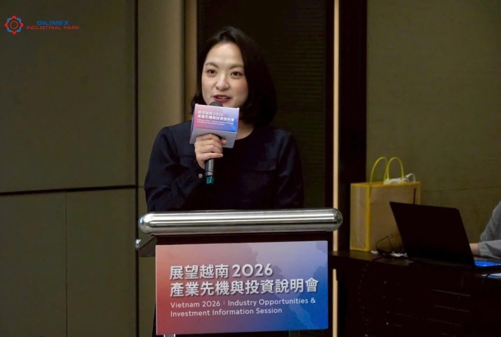 A representative of Core5 Vietnam shared insights at the seminar.