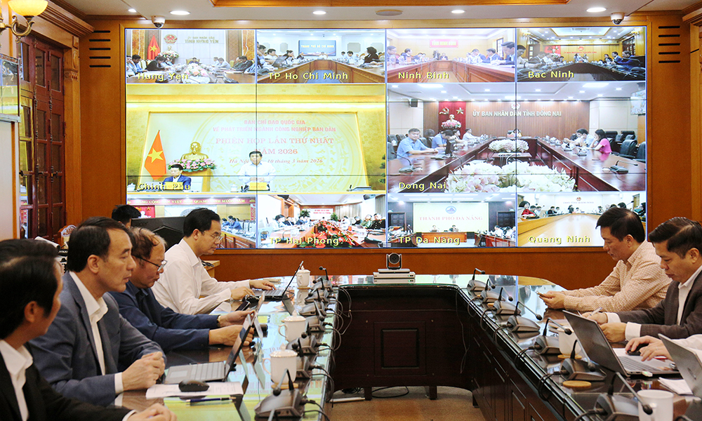 Đại biểu tham dự hội nghị tại các điểm cầu.