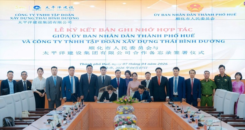  Leaders of the city and the Pacific Construction Group signed the MoU