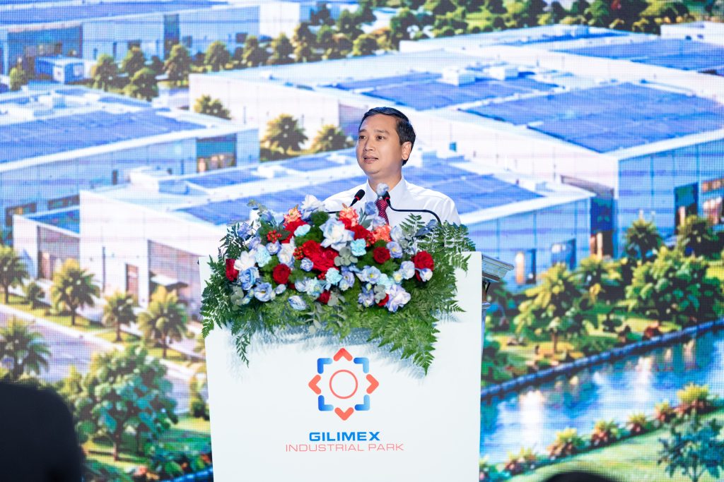 Đồng chí Nguyễn Việt Oanh, Phó Bí thư Tỉnh ủy, Chủ tịch HĐND tỉnh Bắc Ninh biểu tại Lễ khởi công Khu công nghiệp Nghĩa Hưng