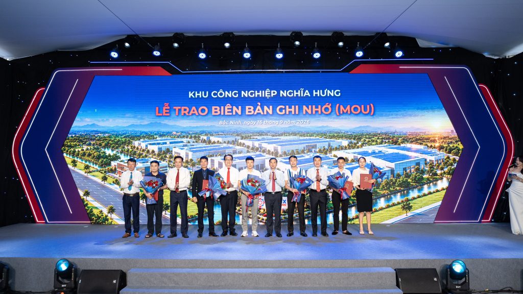 Ông Hoàng Tiến Đạt Tổng Giám Đốc Công ty Cổ phần Khu công nghiệp Gilimex phát biểu tại Lễ khởi công Khu công nghiệp Nghĩa Hưng