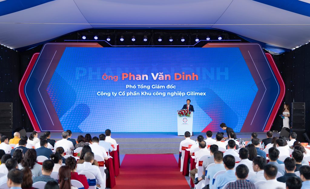 Ông Phan Văn Dinh Phó Tổng Giám Đốc Công ty Cổ phần Khu công nghiệp Gilimex phát biểu tại Lễ khởi công Khu công nghiệp Thuận Thành III - Phân Khu C