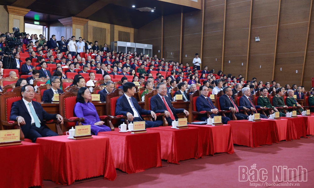 Các đại biểu dự buổi Lễ.