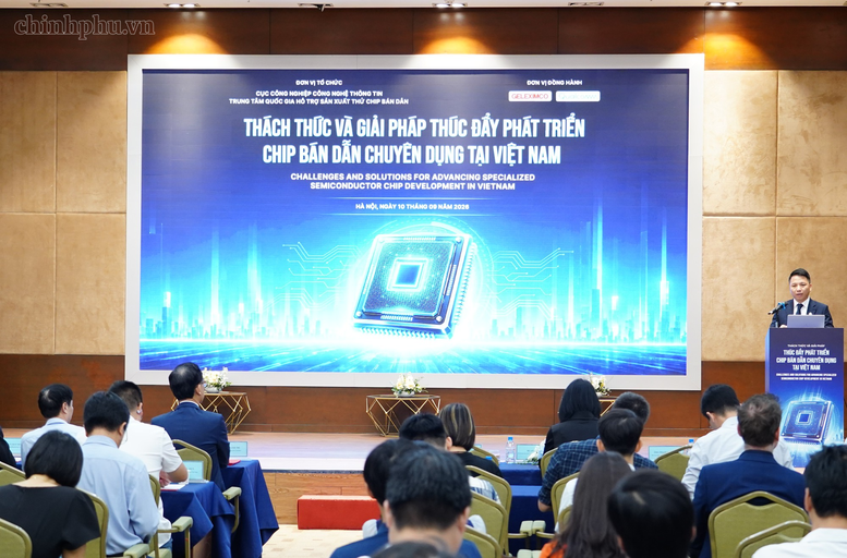 Hội thảo "Thách thức và giải pháp thúc đẩy phát triển chip bán dẫn chuyên dụng tại Việt Nam" - Ảnh: chinhphu.vn/Thu Giang